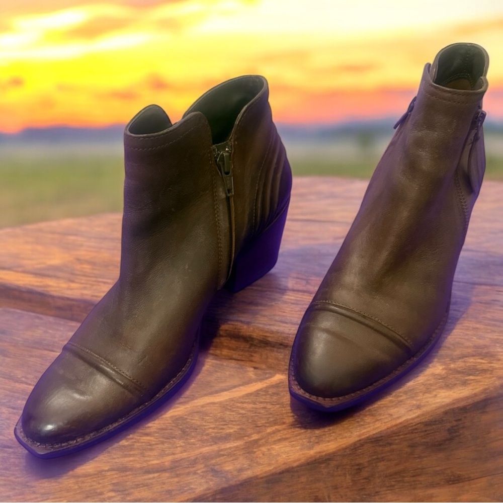 Paul Greene women, 🔥Pristine🔥 Diandra ankle boots. Originally $218 sz 7.5 - Picture 6 of 10